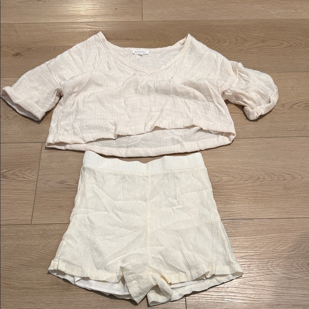 Blu Pepper Cream V-Neck Top and Shorts Set